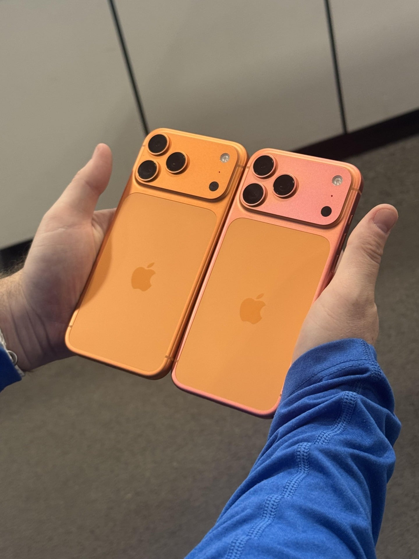 Décoloration iPhone 17 pro max orange cosmic devient vire au rose