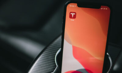 Tesla voiture app iPhone