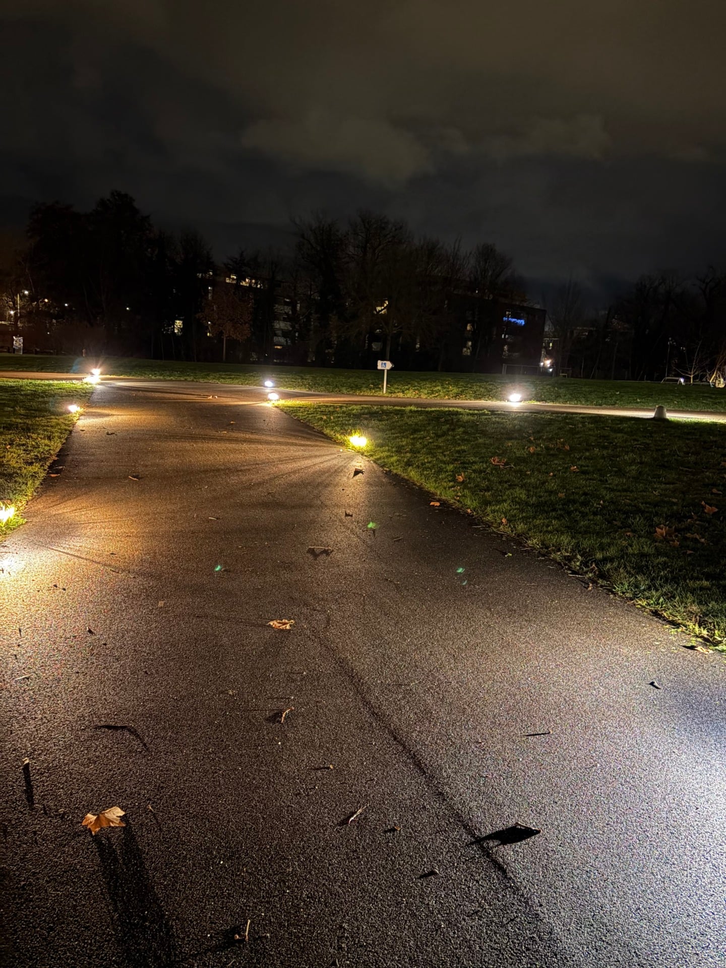 iPhone 17 chemin nuit