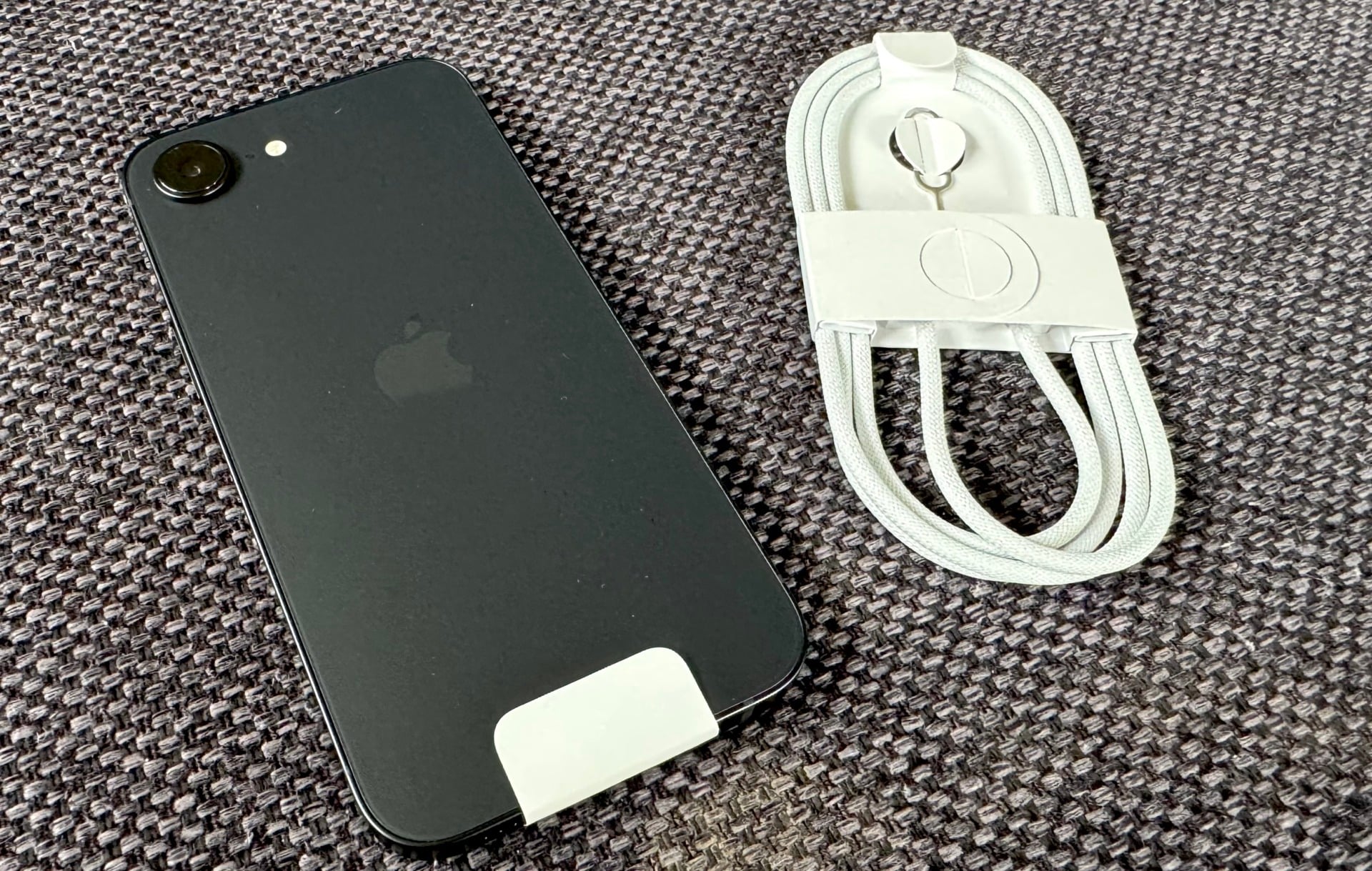 iPhone 17e contenu boîte