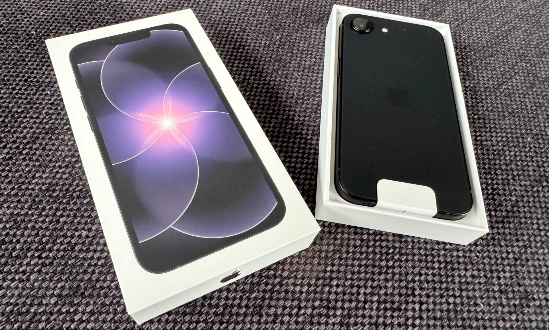 iPhone 17e boîte ouverte