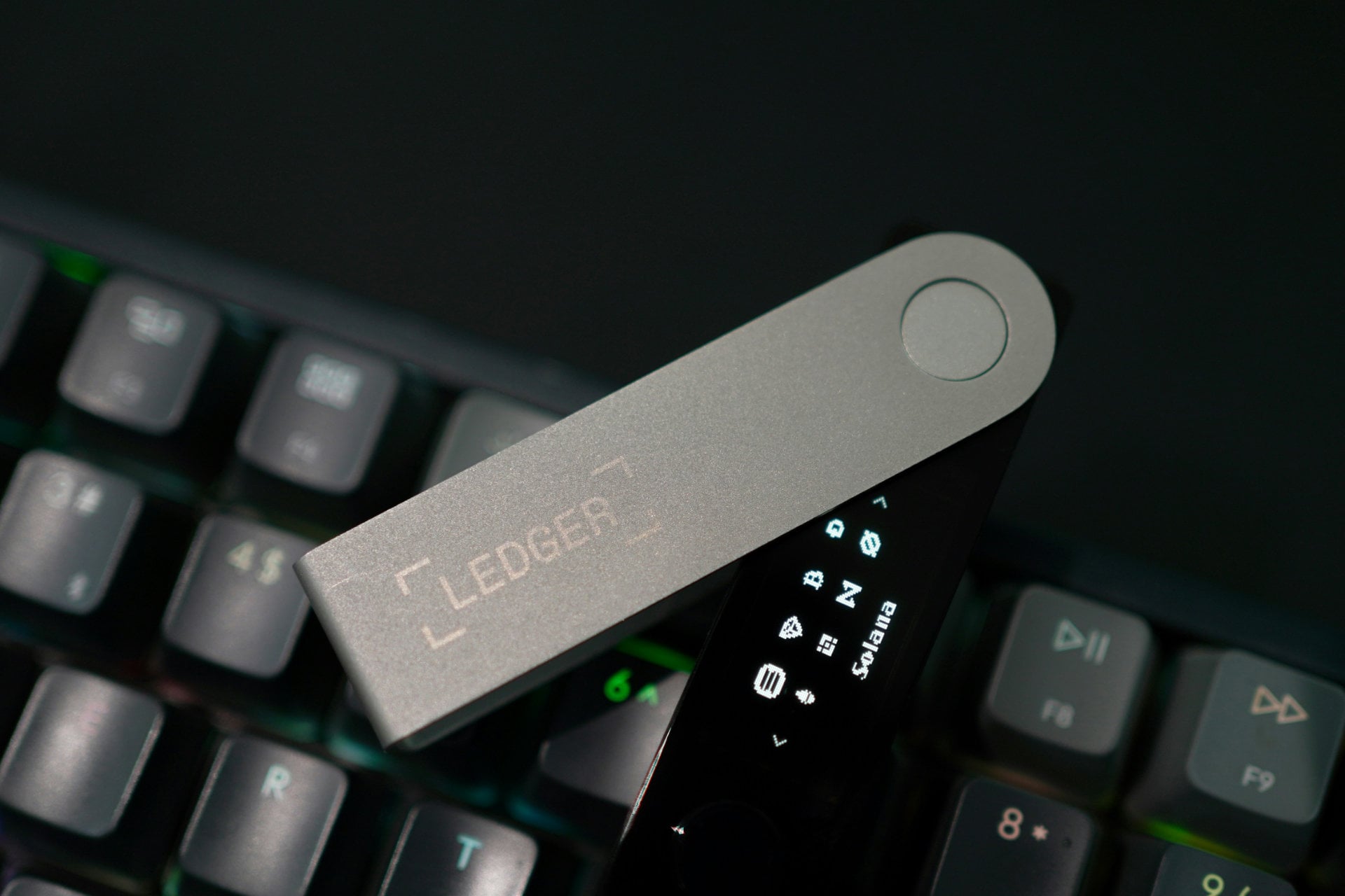 Application ledger apple crypto