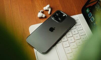 iPhone AirPods iPad