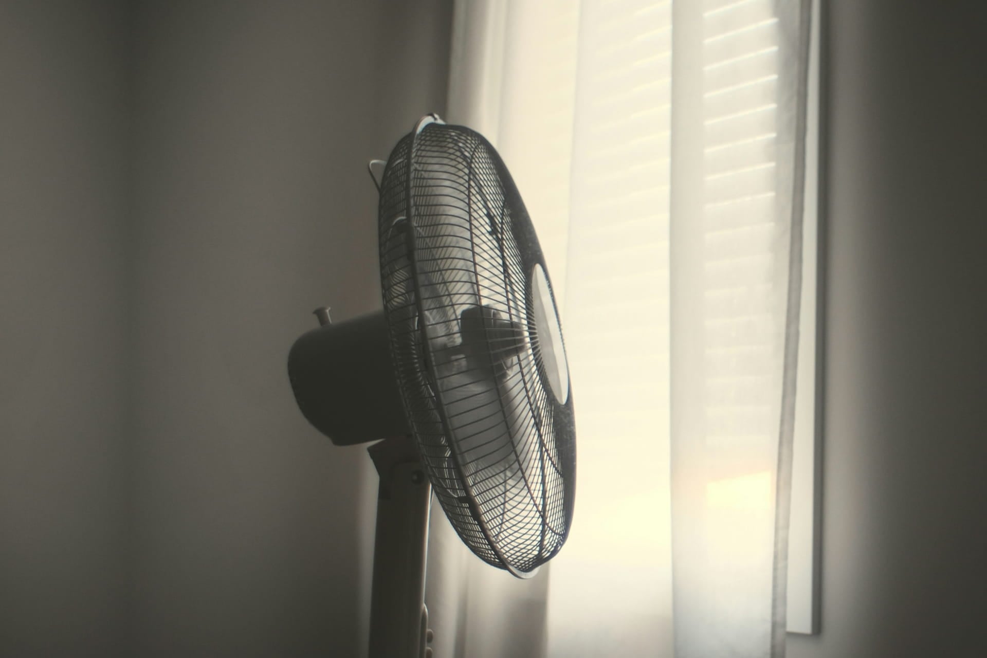 Ventilateur rideaux fenetre canicule chaleur (1)