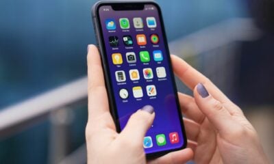 iPhone accueil mains