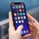 iPhone accueil mains