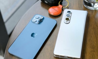 Apple samsung iPhone smartphone