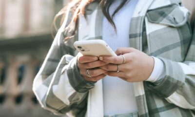 iPhone mains femme
