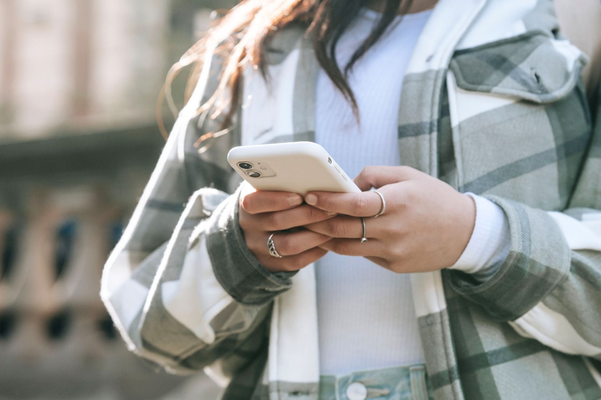 iPhone mains femme