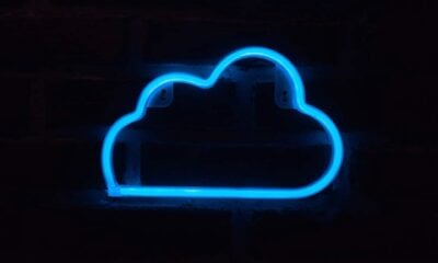 Apple nuage bleu iCloud