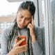iPhone femme triste