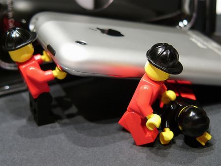 lego-iphone-2.jpg