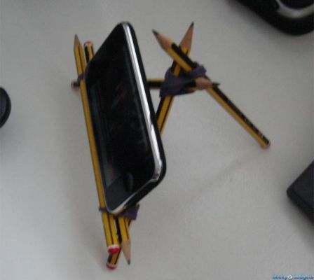 pencil-iphone-stand3.jpg, jan 2009 pencil-iphone-stand3.jpg