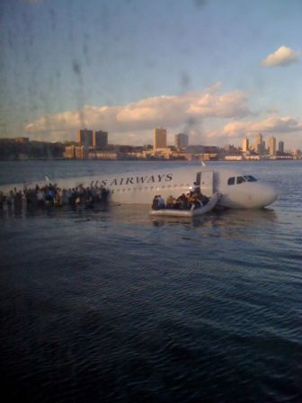 us-air-hudson-iphone-full.jpg, jan 2009 via un twitter photo