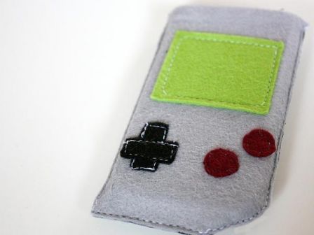 game-boy-iphone-pouch_2.jpg, juil 2009 game-boy-iphone-pouch_2.jpg