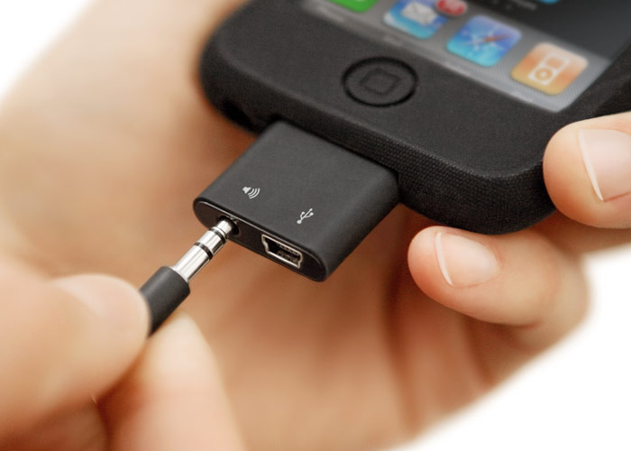 Un mini dock iPhone / iPod Touch : HiFi et câble USB standard