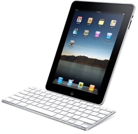 L'iPad a ses accessoires : clavier, étui multifonction et lecteur de carte  mémoire / USB
