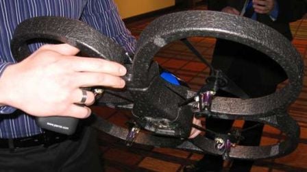 drone-iphone-2.jpg, fév. 2010 drone-iphone-2.jpg