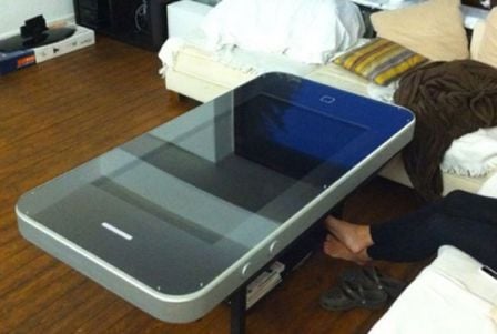 table-iphone-4.jpg