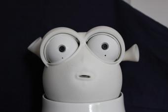 robot-iphone-ipad-2.jpg, 2011 robot-iphone-ipad-2.jpg