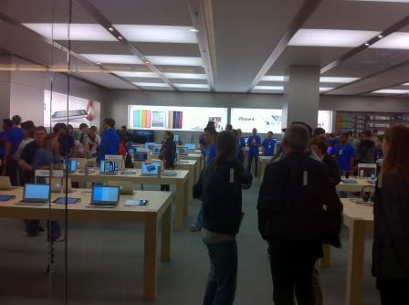 apple-store-lyon-part-dieu-4.jpg, 2011 apple-store-lyon-part-dieu-4.jpg