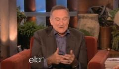 robin-williams-iphone-4S.jpg, 2011 robin-williams-iphone-4S.jpg
