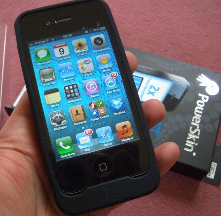 test-coque-batterie-powerskin-iphone-4-6.jpg, 2011 test-coque-batterie-powerskin-iphone-4-6.jpg