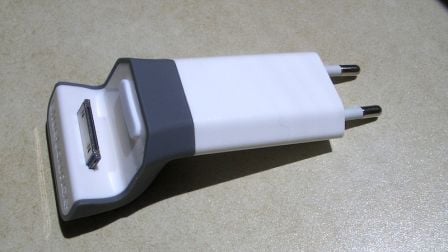 test-avis-bluelounge-minidock-iphone-ipod-6.jpg, 2011 test-avis-bluelounge-minidock-iphone-ipod-6.jpg