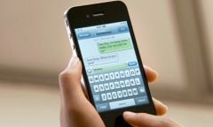 iphone-spoofing-sms-hack-attaque.jpg, 2011 iphone-spoofing-sms-hack-attaque.jpg