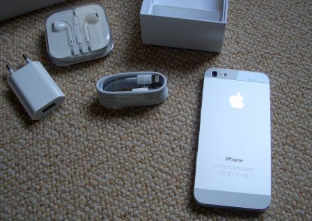 photo-comparaison-iphone-5-blanc-iphone-4-4.jpg, 2011 photo-comparaison-iphone-5-blanc-iphone-4-4.jpg