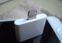 test-compatibilite-adaptateur-30-broches-lightning-iphone-ipad-1.jpg, 2011 test-compatibilite-adaptateur-30-broches-lightning-iphone-ipad-1.jpg
