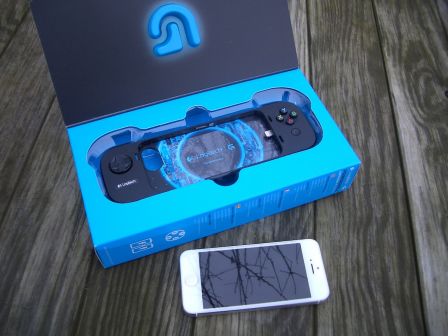 test-avis-manette-logitech-powershell-iphone-1.jpg, 2011 test-avis-manette-logitech-powershell-iphone-1.jpg