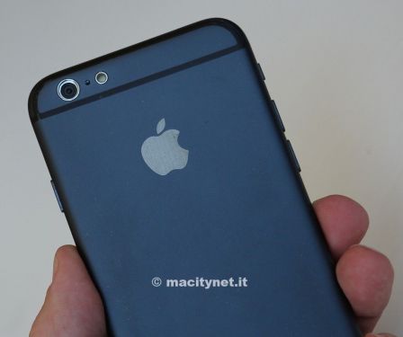 maquette-iphone-6-compare-ipod-touch-1.jpg, 2011 maquette-iphone-6-compare-ipod-touch-1.jpg