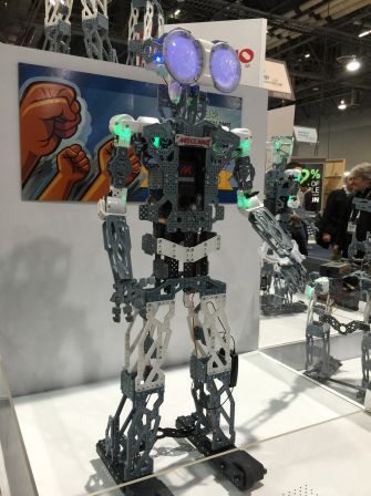 meccanoid-iphone-4.jpg
