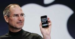 steve-jobs-iphone-presentation.jpg, 2011 steve-jobs-iphone-presentation.jpg