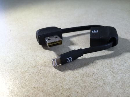 avis-cable-lightning-iphone-tizi-usb-4.jpg, 2011 avis-cable-lightning-iphone-tizi-usb-4.jpg