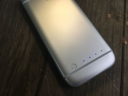 coque-batterie-iphone-powerskin-1.jpg, 2011 coque-batterie-iphone-powerskin-1.jpg