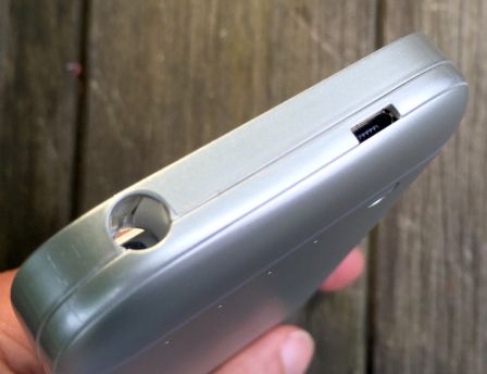 coque-batterie-iphone-powerskin-4.jpg, 2011 coque-batterie-iphone-powerskin-4.jpg