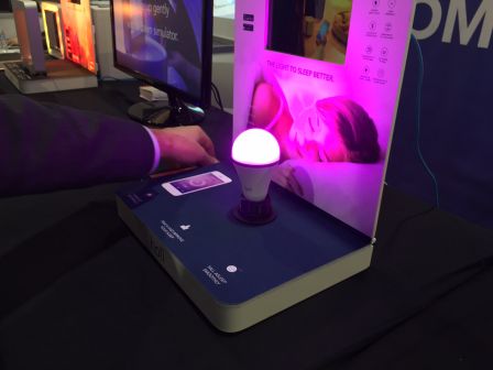 lampe-connectee-iphone-sleep-companion-iphone.jpg, 2011 lampe-connectee-iphone-sleep-companion-iphone.jpg