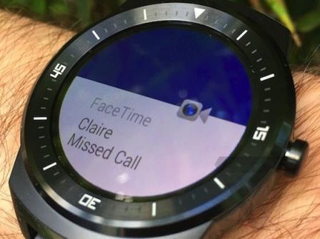 lg-g-watch-avec-iphone-1.jpg, 2011 lg-g-watch-avec-iphone-1.jpg