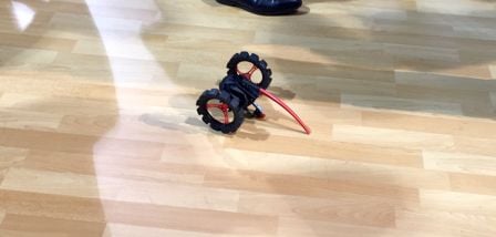 mini-drone-parrot-iphone-2015-2.jpg, 2011 mini-drone-parrot-iphone-2015-2.jpg