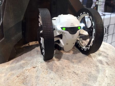 mini-drone-parrot-iphone-2015-3.jpg, 2011 mini-drone-parrot-iphone-2015-3.jpg