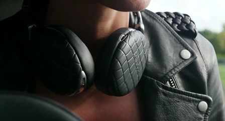 parrot-zik-3-iphone-watch-1.jpg, 2011 parrot-zik-3-iphone-watch-1.jpg