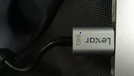 branchement-cle-usb-iphone-lexar.jpg, 2011 branchement-cle-usb-iphone-lexar.jpg
