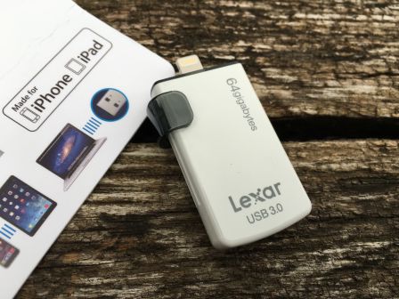 cle-usb-iphone-lightning-lexar-1.jpg, 2011 cle-usb-iphone-lightning-lexar-1.jpg