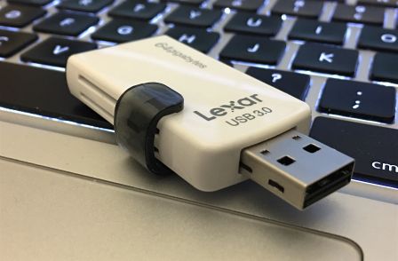 cle-usb-iphone-lightning-lexar-7.jpg, 2011 cle-usb-iphone-lightning-lexar-7.jpg