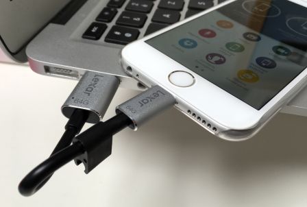 lexar-cable-cle-usb-lightning-iphone-ipad-2.jpg, 2011 lexar-cable-cle-usb-lightning-iphone-ipad-2.jpg