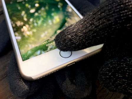 gants-qui-marchent-avec-iphone-7.jpg, 2011 gants-qui-marchent-avec-iphone-7.jpg