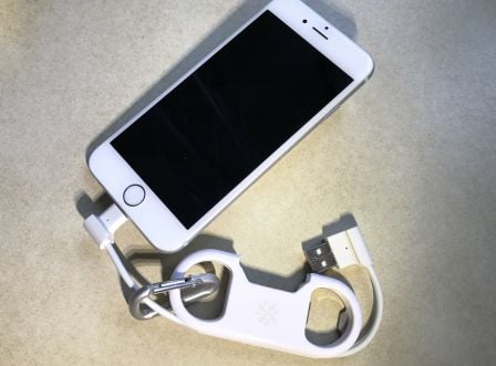 mousqueton-cable-lightning-iphone-12.jpg, 2011 mousqueton-cable-lightning-iphone-12.jpg