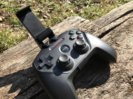 support-iphone-steelseries-nimbus-7.jpg, 2011 support-iphone-steelseries-nimbus-7.jpg